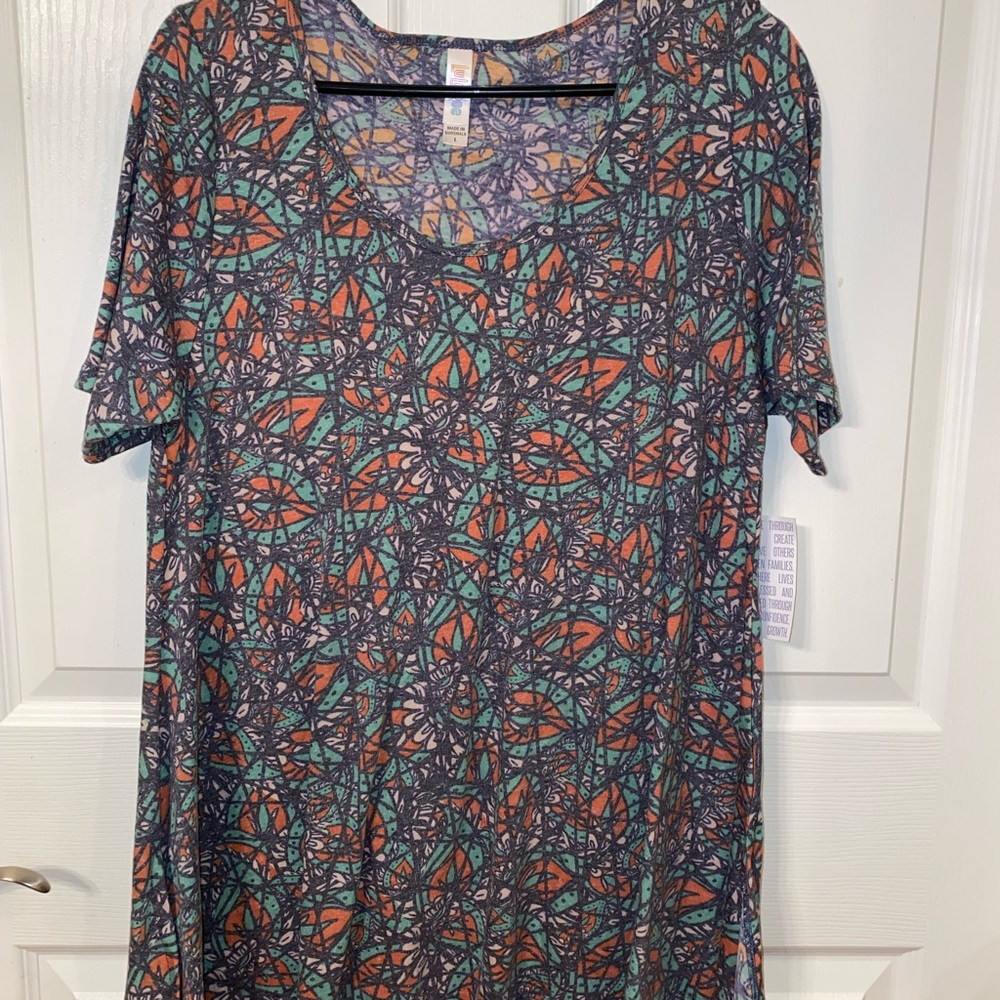 BRAND NEW - Perfect T (L)